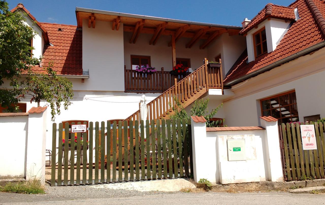 Apartmány Malý mnich Mníšek pod Brdy Exterior foto