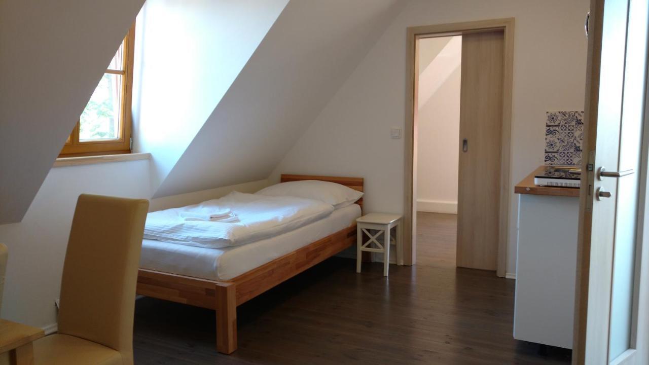 Apartmány Malý mnich Mníšek pod Brdy Exterior foto